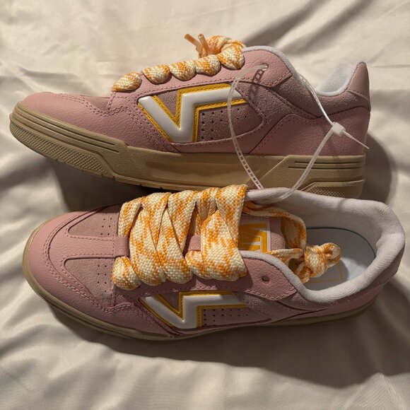 VANS LOWLAND - Picture 1 of 8